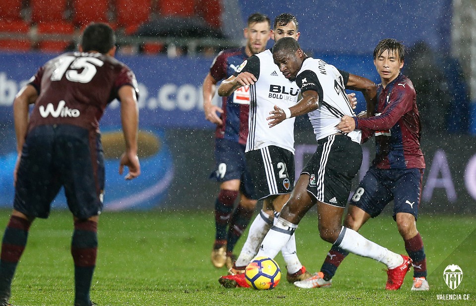 Kondogbia contra el Eibar 2017
